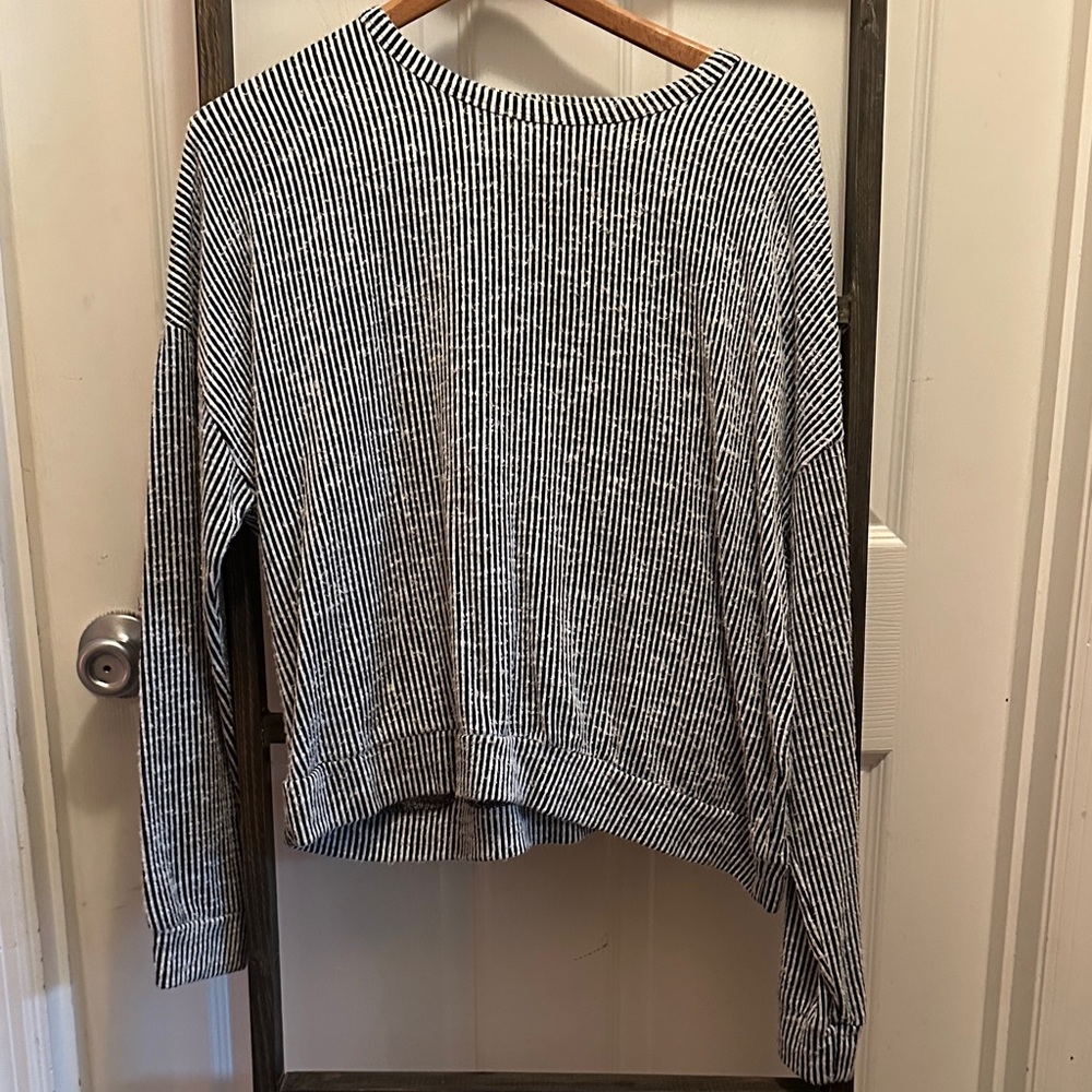 Acemi Black and White Ribbed Striped Knit